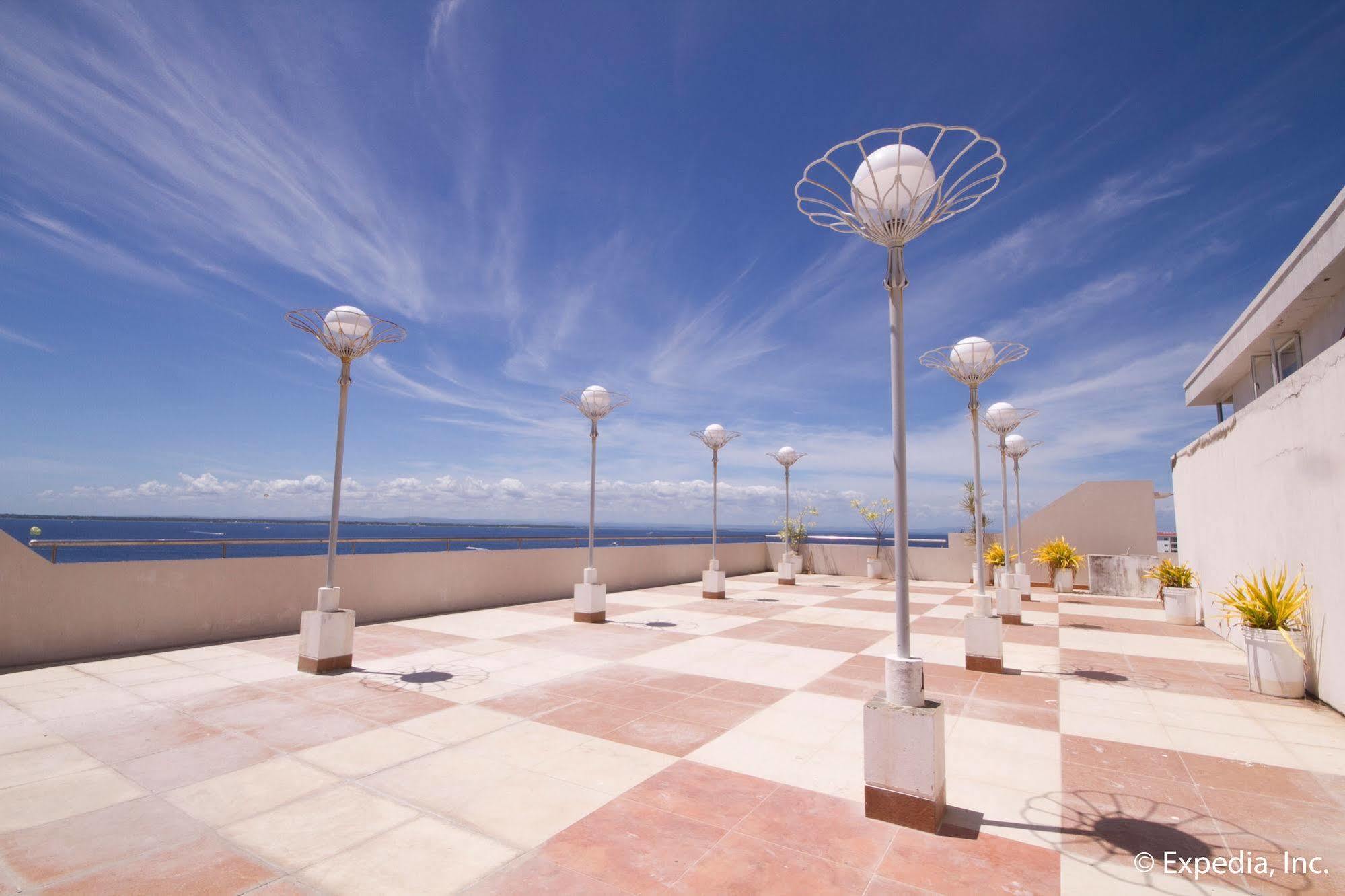 Egi Resort & Hotel Lapu-Lapu City Esterno foto