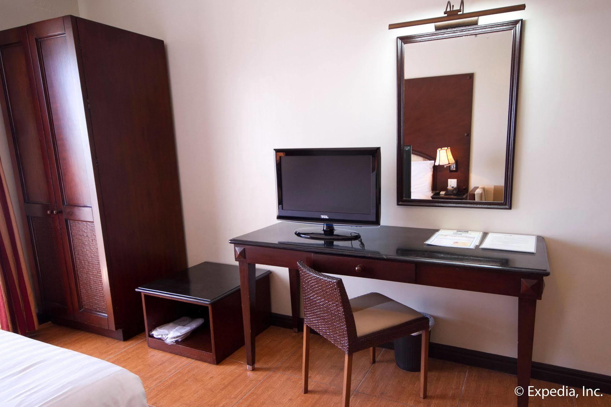 Egi Resort & Hotel Lapu-Lapu City Esterno foto