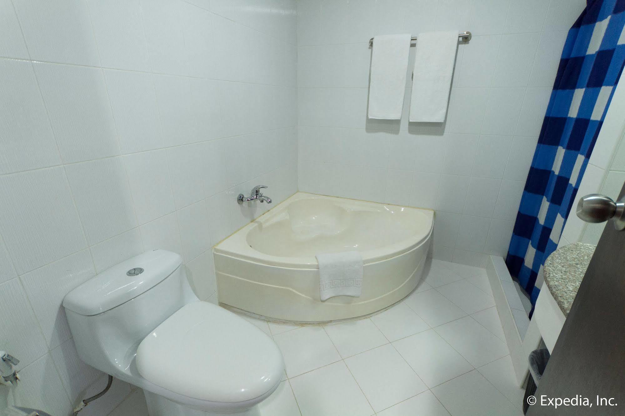 Egi Resort & Hotel Lapu-Lapu City Esterno foto