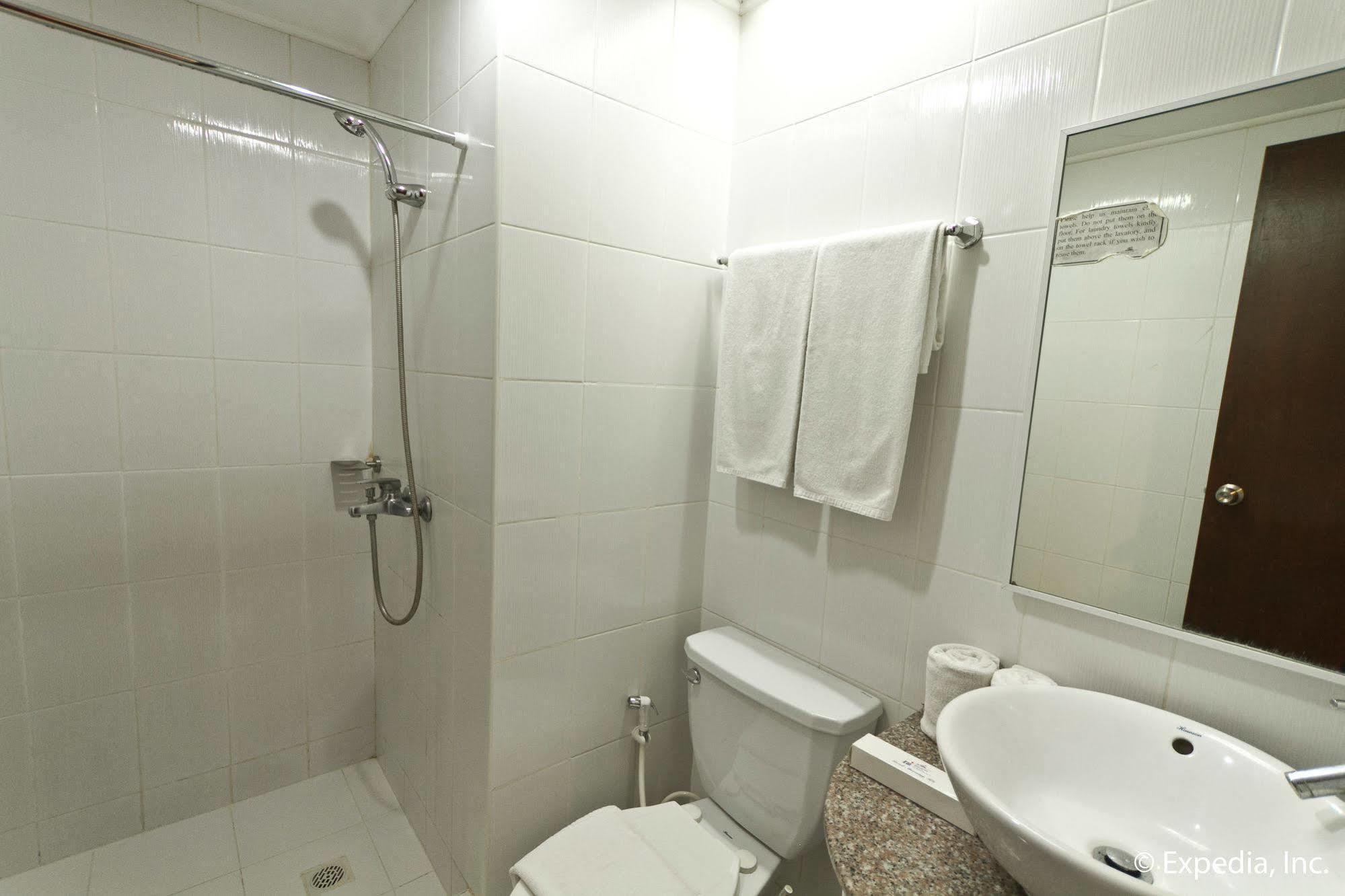 Egi Resort & Hotel Lapu-Lapu City Esterno foto