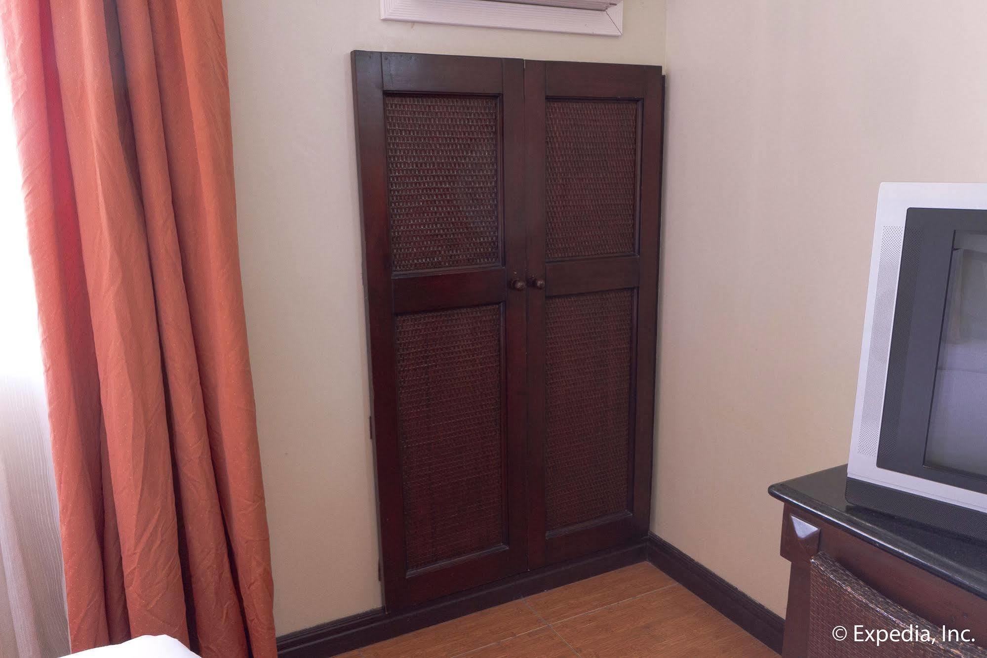Egi Resort & Hotel Lapu-Lapu City Esterno foto