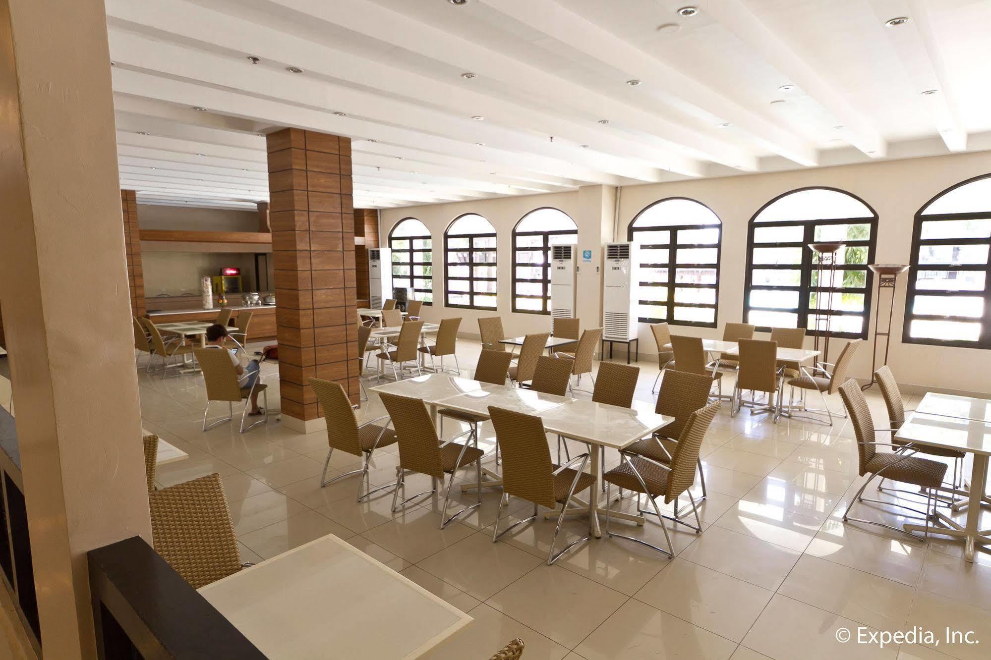 Egi Resort & Hotel Lapu-Lapu City Esterno foto